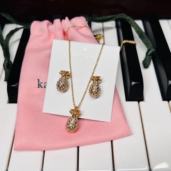 NWT Kate Spade New York By The Pool Gold Pineapple Stud Earrings Necklace Set - Picture 1 of 14